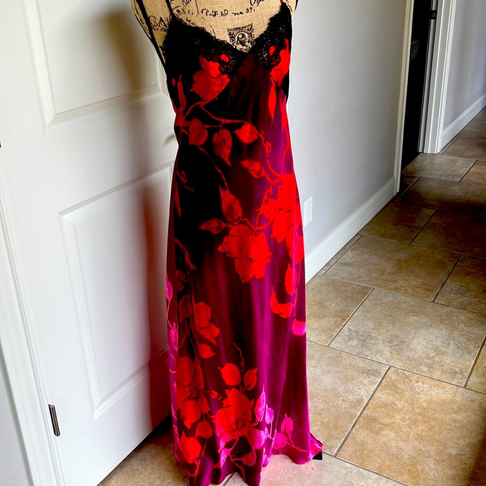 Natori Medium Nat Nightgown